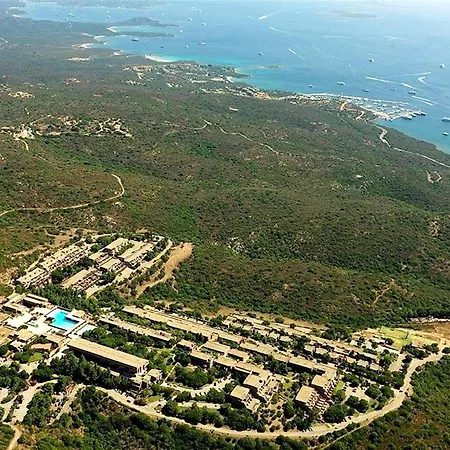 Near Golfo Di Cugnana * אולביה